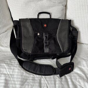 Swissgear - Black Swiss Army Laptop Swiss Gear Computer Bag- Briefcase